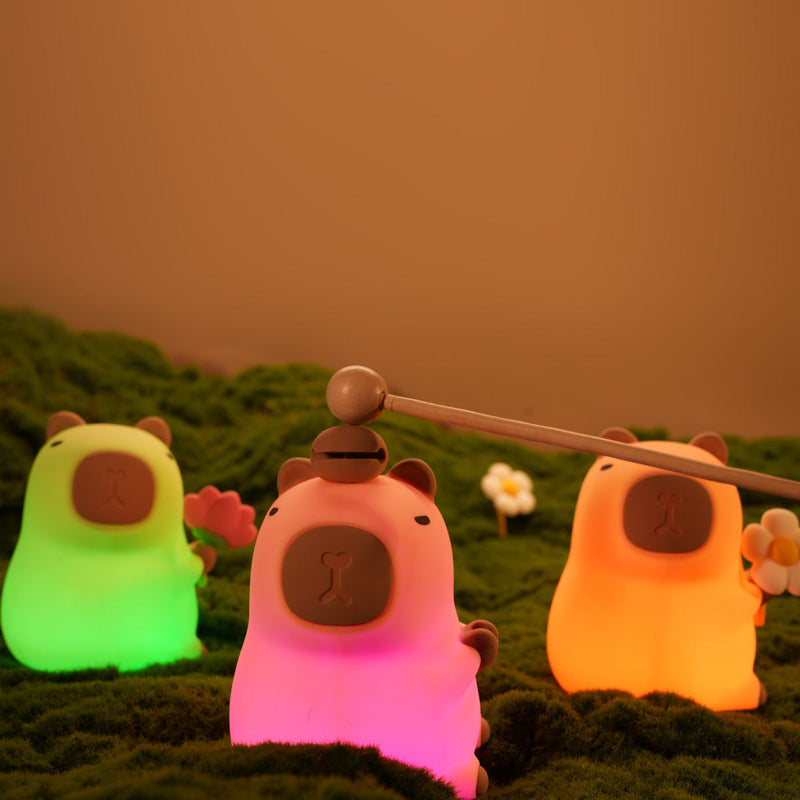 CapyGlow - Sød LED-natlampe med blød varm glød og charmerende Capybara-design