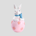BunnyLuxe – Håndlavet kaninpar-ornament med æg i puttet æg til elegant påskedekoration
