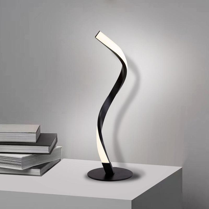 LumiTwist – Slank LED Bordlampe med Moderne Snoet Design