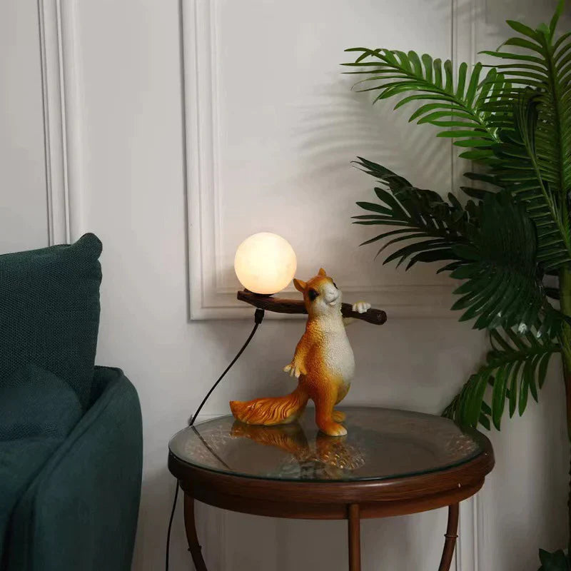 Squirrel Glow - Charmerende egernlampe til at oplyse dit hjem