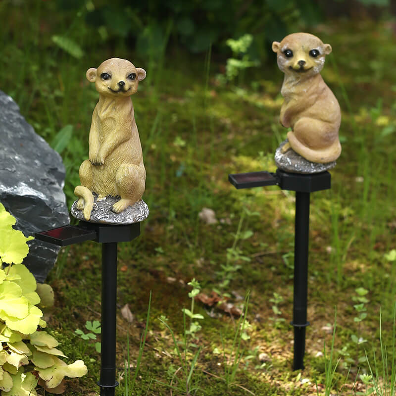GlowGuard – Meerkat-formet havelys med blød gylden glød