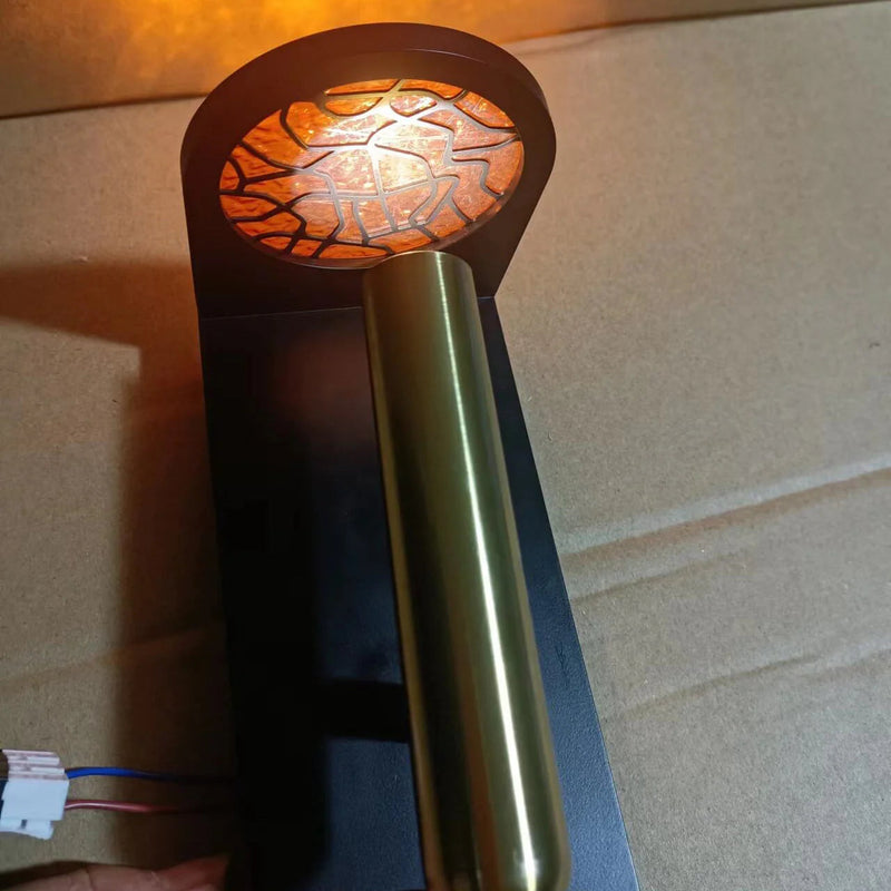 SkandaGlow - Justerbar nordisk LED-væglampe med flammeeffekt for en hyggelig atmosfære