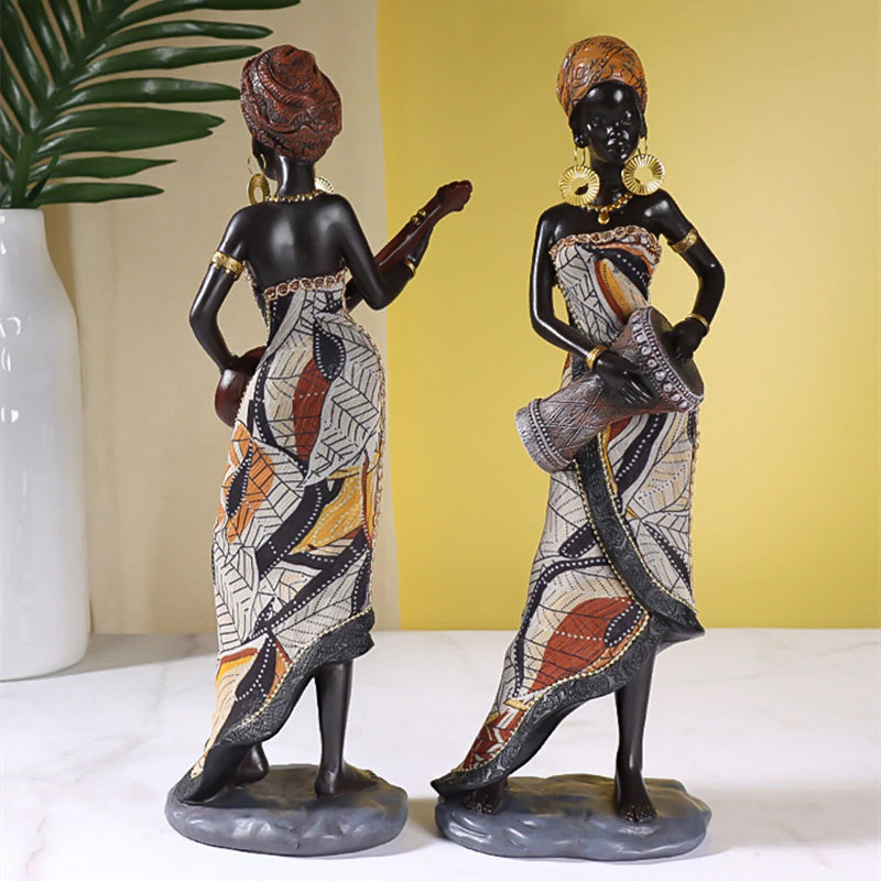 RhythmMuse - Skulptur af afrikansk kvindelig musiker med levende detaljer