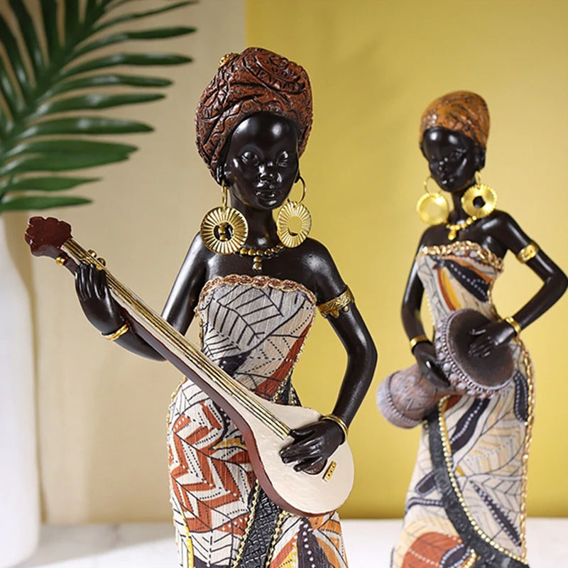 RhythmMuse - Skulptur af afrikansk kvindelig musiker med levende detaljer