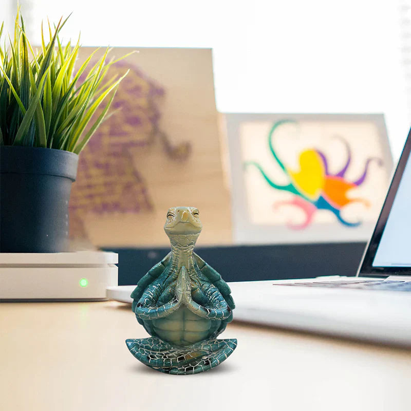 TranquilTurtle – Dekorativ skildpaddefigur i bedende stilling med detaljeret skaldesign