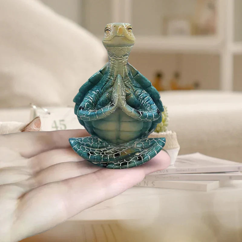 TranquilTurtle – Dekorativ skildpaddefigur i bedende stilling med detaljeret skaldesign