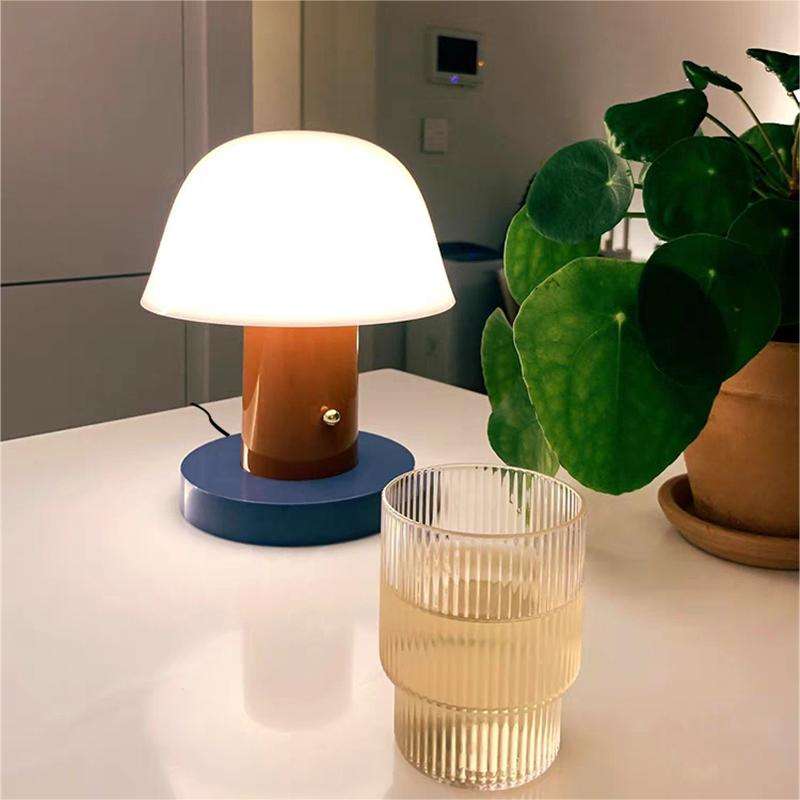 FungiGlow - Trendy svampeformet bordlampe til legende og hyggelig belysning