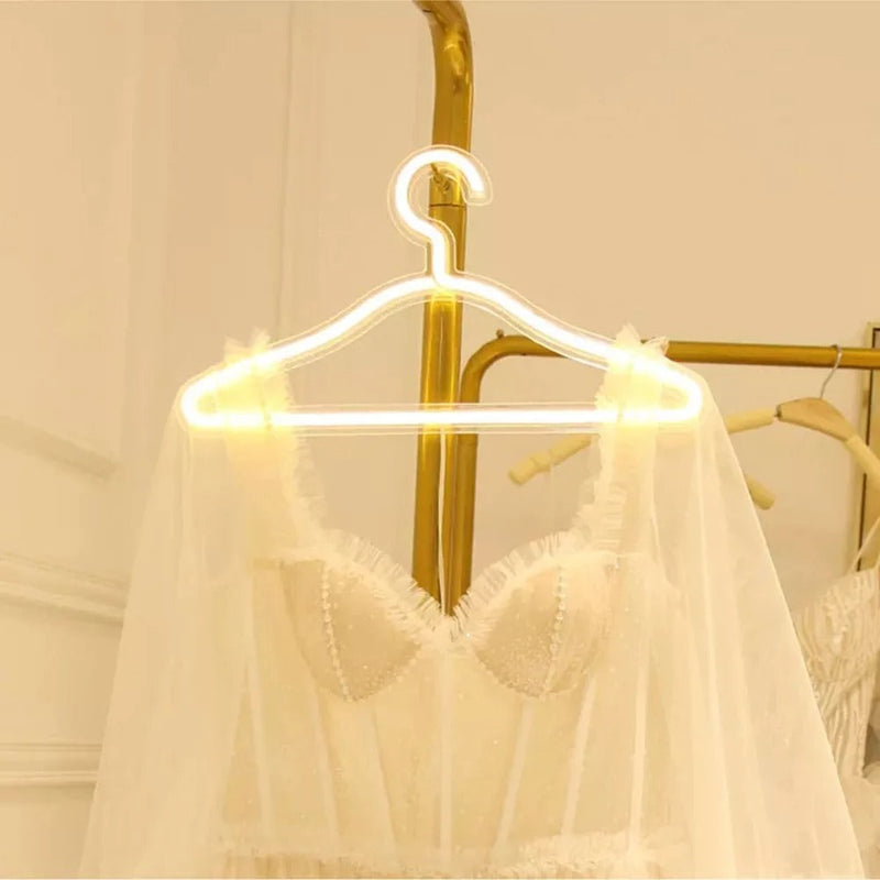 LumaHook - Elegante, oplyste bøjler med bevægelsessensorbelysning