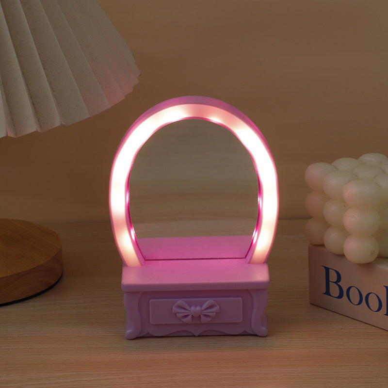 BloomLume – LED bordlampe med blomsterform og spejldesign