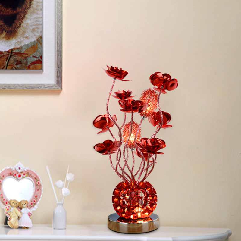 RoseLiora – Rød rose LED-bordlampe med buet steldesign