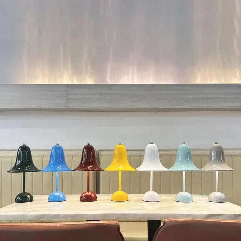 BellEase – Kompakt genopladelig bordlampe i klokkeform med dæmper