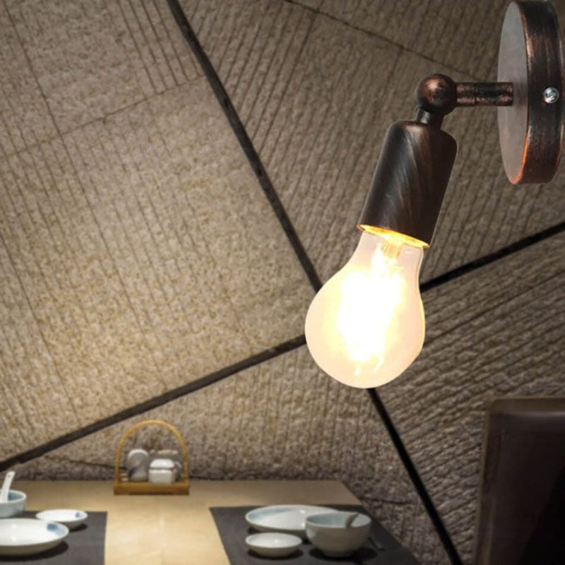 LumiForge – Justerbar industriel væglampe med elegant finish