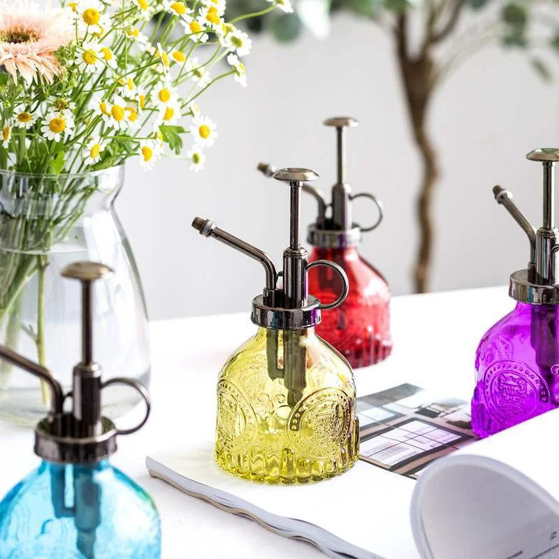 MistEase – Vintage Design Sprayflaske med Pumpe til brug i hjemmet og haven