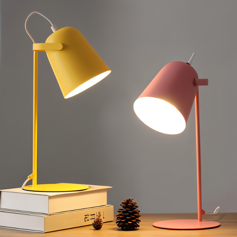 BrightHue – Skrivebordslampe med justerbar skærm og farvemuligheder