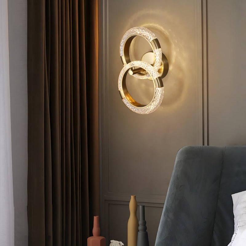 CrystalAura – Rund LED-væglampe med guldfinish