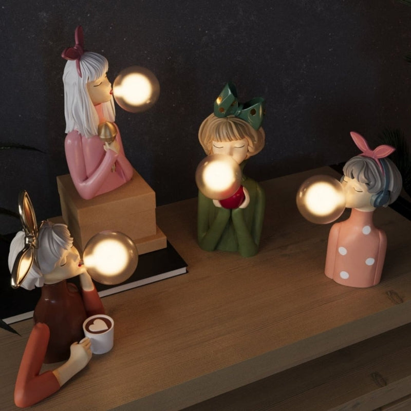ArtisanGlow – Håndlavet bordlampe med figurdesign