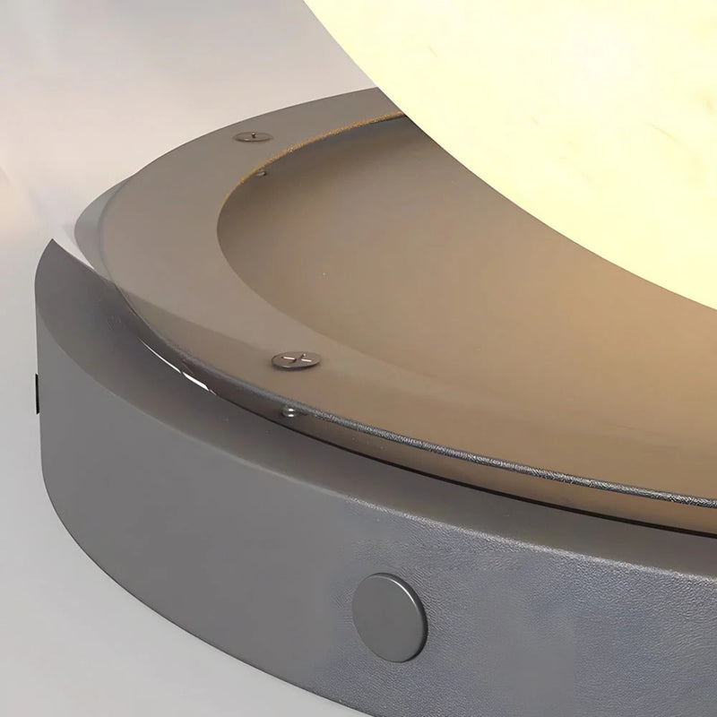 ZenGlobe – Udendørslampe med dobbeltlagskugle og minimalistisk afrundet basedesign
