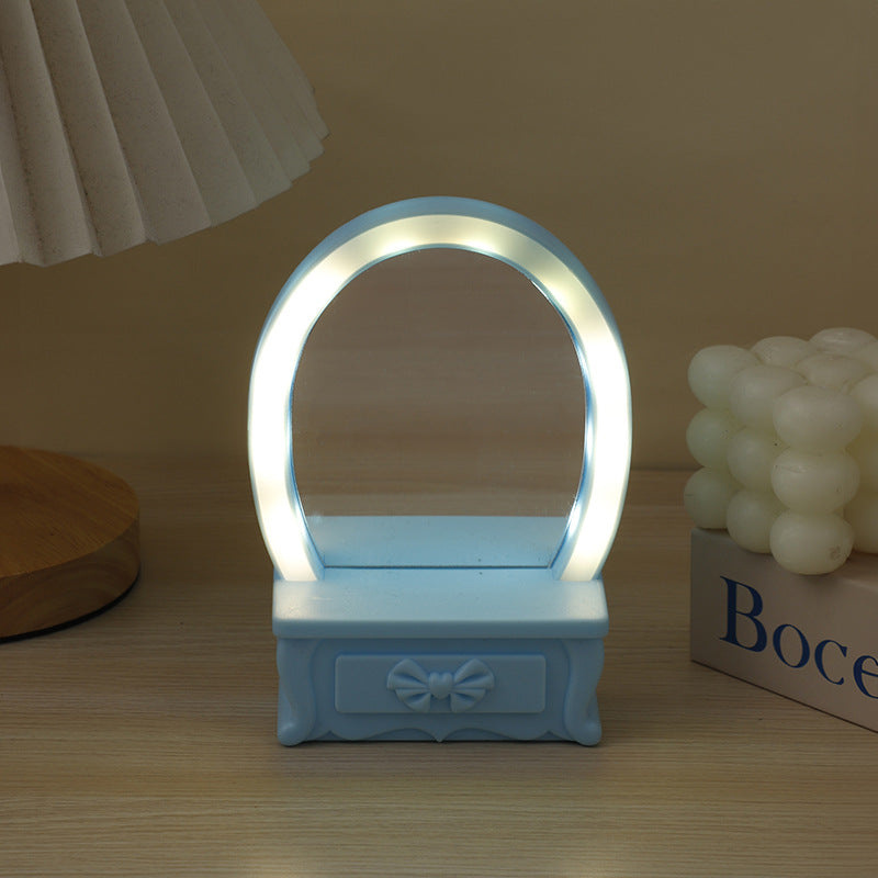 BloomLume – LED bordlampe med blomsterform og spejldesign