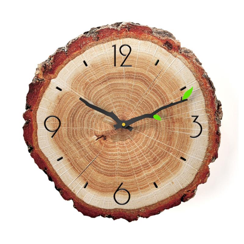 TimberClock - Trævægur med årsringe design for tidløs elegance