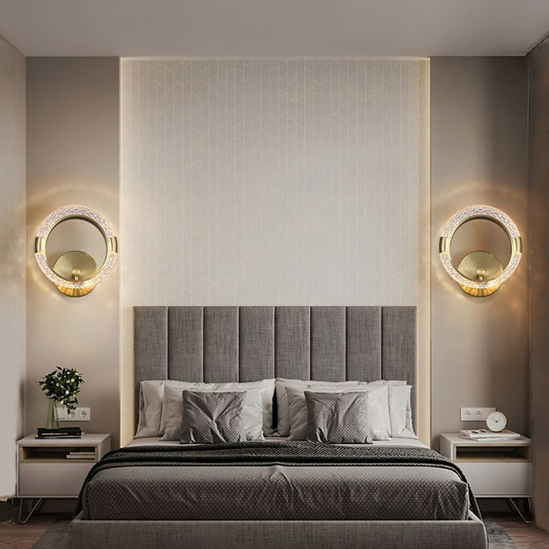 CrystalAura – Rund LED-væglampe med guldfinish