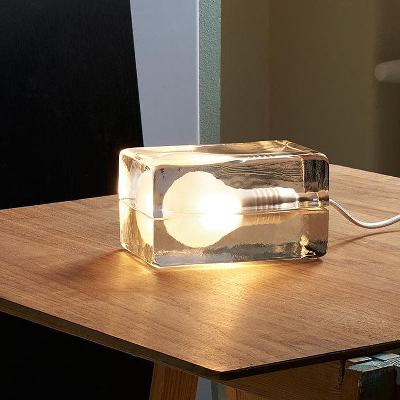 LumaCube - Minimalistisk bordlampe med transparent glasterning