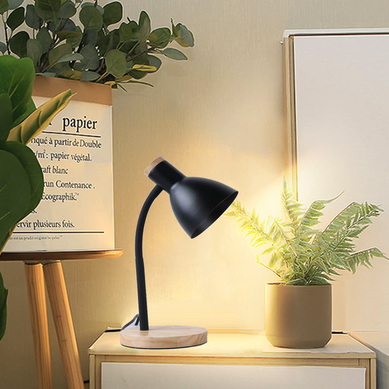 LumaBend – Elegant LED-bordlampe med fleksibel hals og varmt, blødt lys