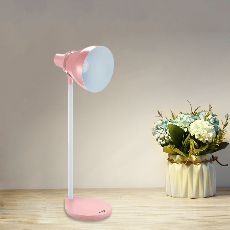MacaronGlow – Elegant skrivebordslampe med justerbar hornformet skærm