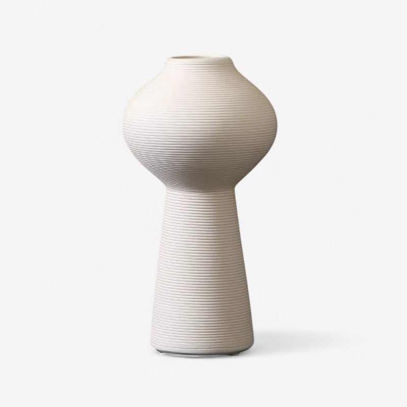 NordicForm – Keramisk vase med ren geometrisk form