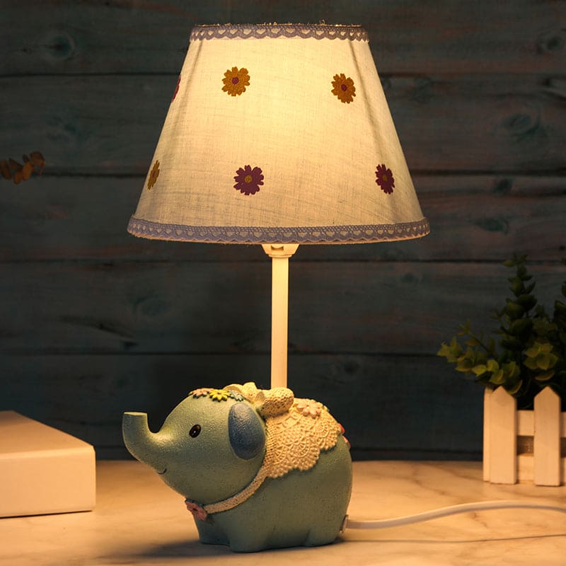 DecoWild – Elefantinspireret bordlampe med kunstnerisk blomsterskærm