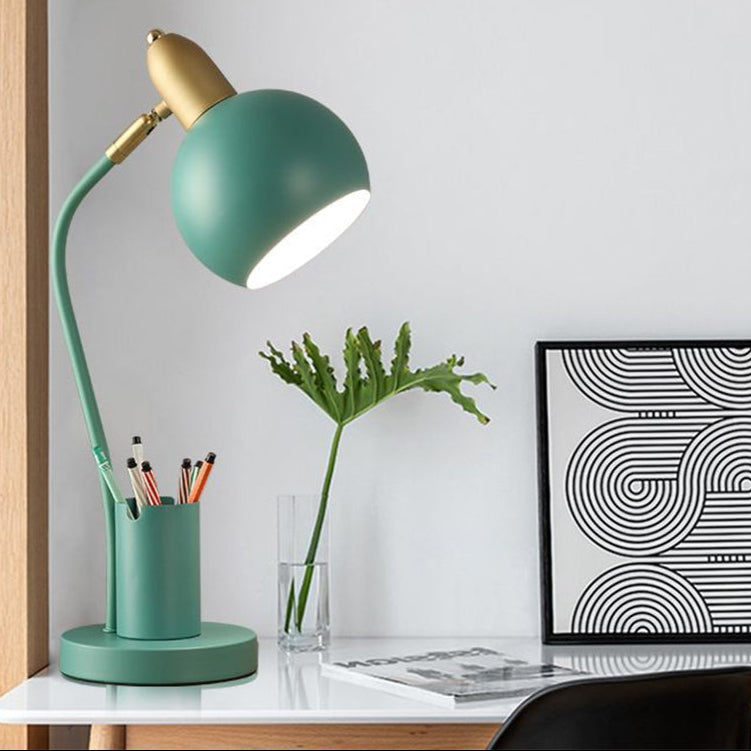 LumiSphere – Moderne kuppelformet natbordslampe med indbygget penholder til stilfuld organisering
