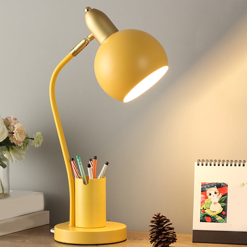 LumiSphere – Moderne kuppelformet natbordslampe med indbygget penholder til stilfuld organisering