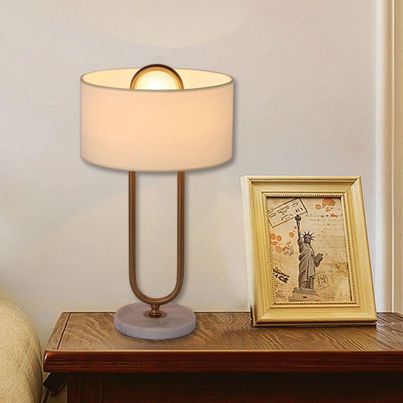 OvalLite – Moderne bordlampe med elegant oval form og slankt design