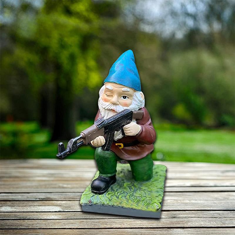 GuardGnome - legende havestatue med AK47-design