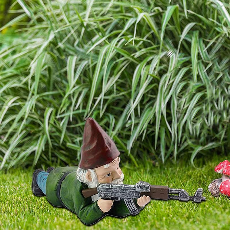 GuardGnome - legende havestatue med AK47-design