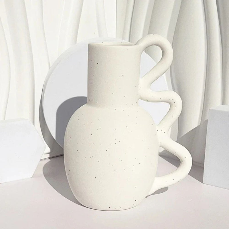 VaseVerve – Elegant skulpturel vase med klassiske boligaccenter