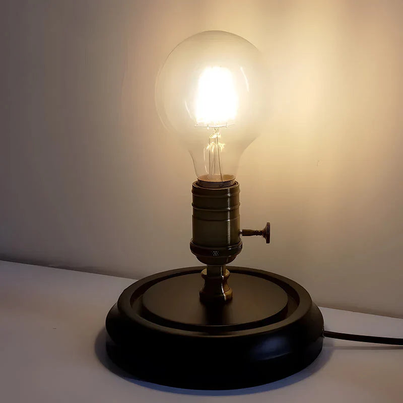 EdisonGlow - Vintageinspireret lampe med klassisk edisonpære-æstetik