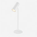 FlexiGlow – LED Tafellampe med Justerbart Hoved og USB Bærbart Design
