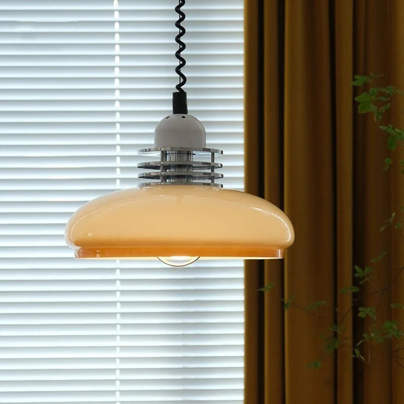 AuraGlow – Vintage-inspireret pendellampe med kunstnerisk