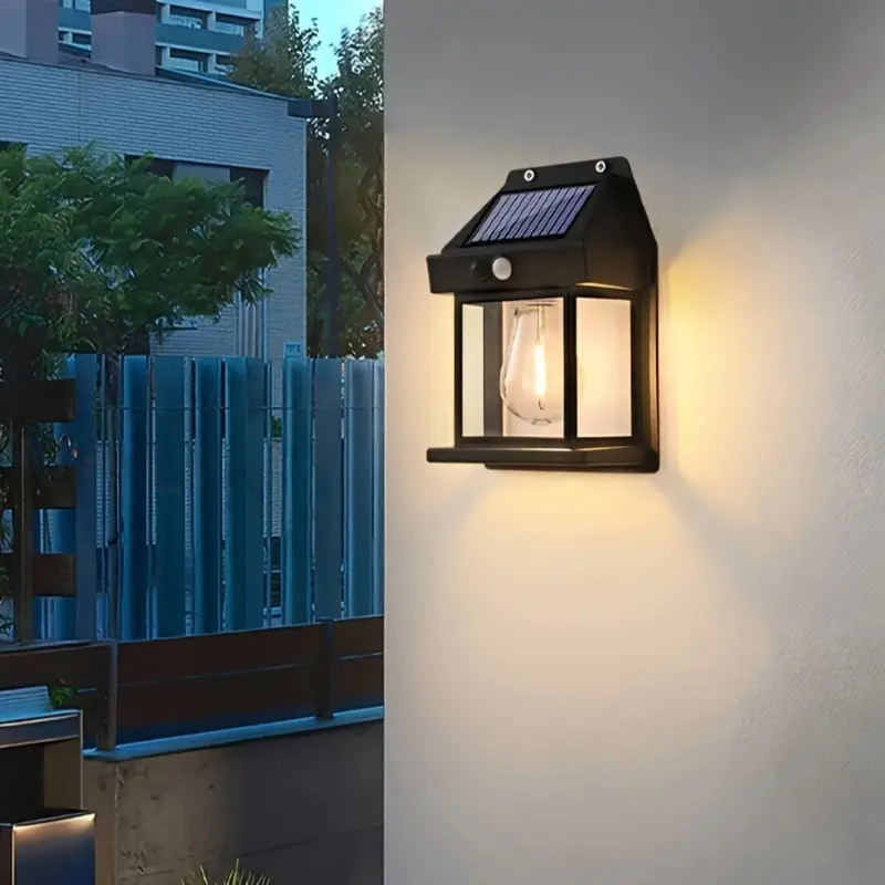 LumiGlow - Vejrbestandig solcelle-væglampe med bevægelsesdetektering | 1+1 Gratis