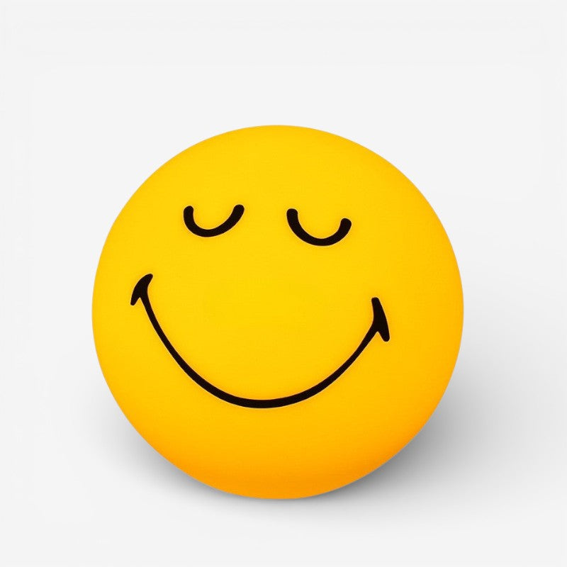 SmileAura – Dekorativ lampe med rundt smilende ansigtsdesign