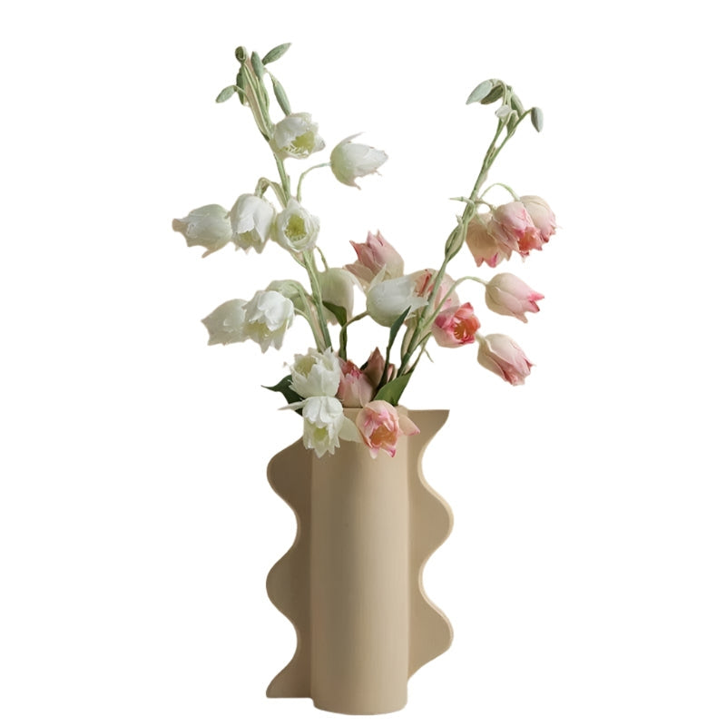 SereniVase – Keramisk Vase til Moderne Blomsterarrangementer