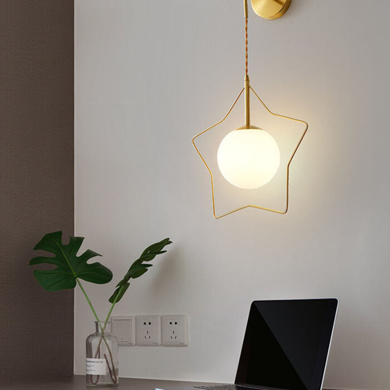 StarGlow – Unik kunstnerisk væglampe med skulpturelt stjernedesign