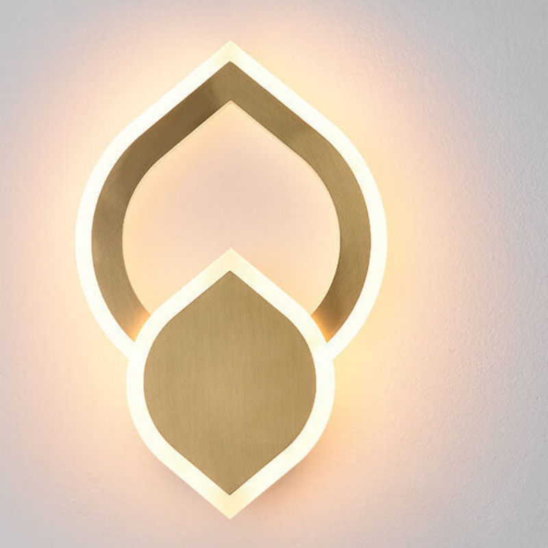 LumaPetal – Væglampe med flere belysninger med kronblad-inspireret glød