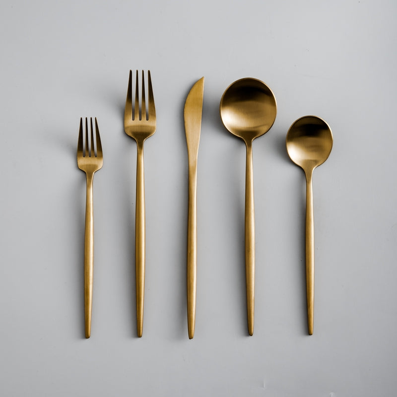 PureSet - Minimalistisk bestiksæt til stilfulde måltider og ubesværet elegance