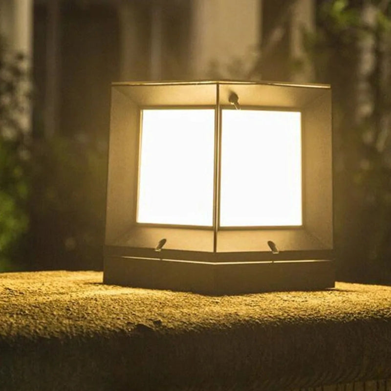 LumaGlow - LED Søjlelampe med Kvadratisk Design