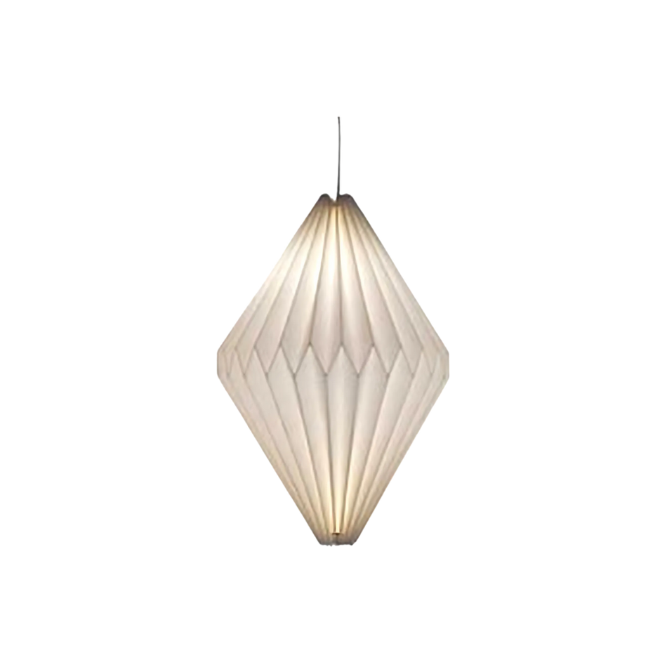 FoldAura – Foldet pendel med skulpturel form og justerbar højde