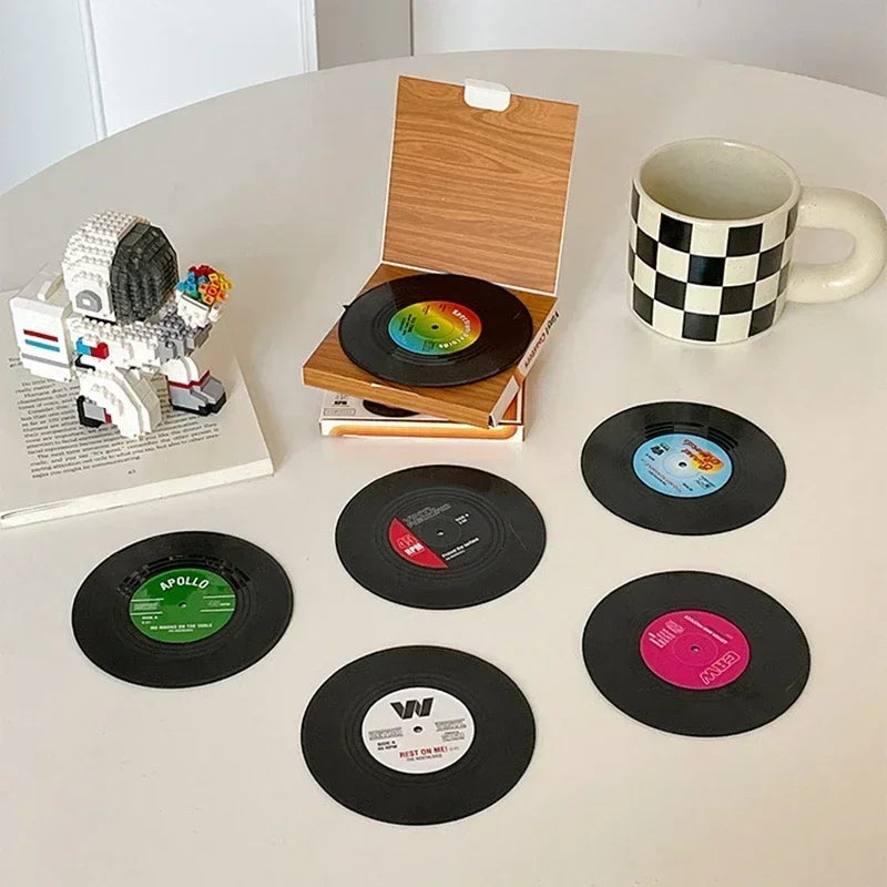 SpinSet – Retro musikinspireret bordskåner med skridsikker bund