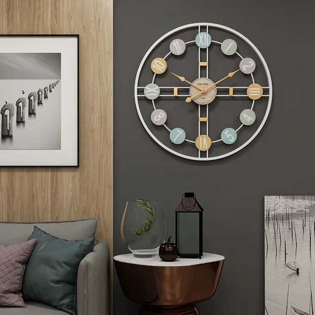 EternaClock - Elegant vintage vægur med lydløs mekanisme til klassisk boligindretning