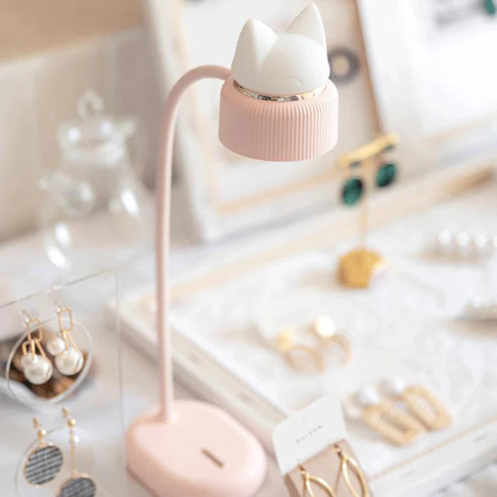 LumoKitty – LED-bordlampe med katteøre-design og blødt læselys