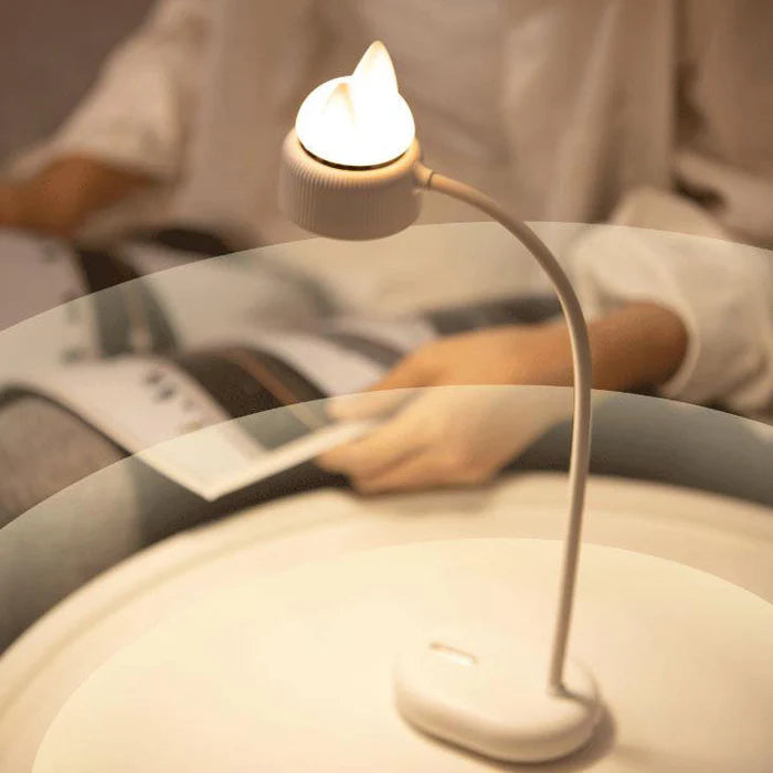 LumoKitty – LED-bordlampe med katteøre-design og blødt læselys